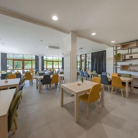 Auberge de jeunesse Otocki Virovi à Otok  Extérieur photo