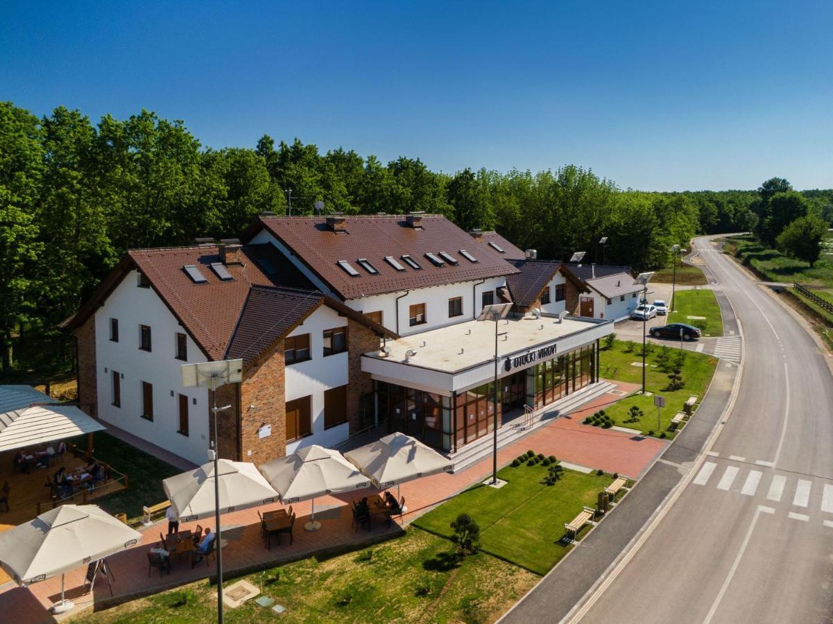 Auberge de jeunesse Otocki Virovi à Otok  Extérieur photo
